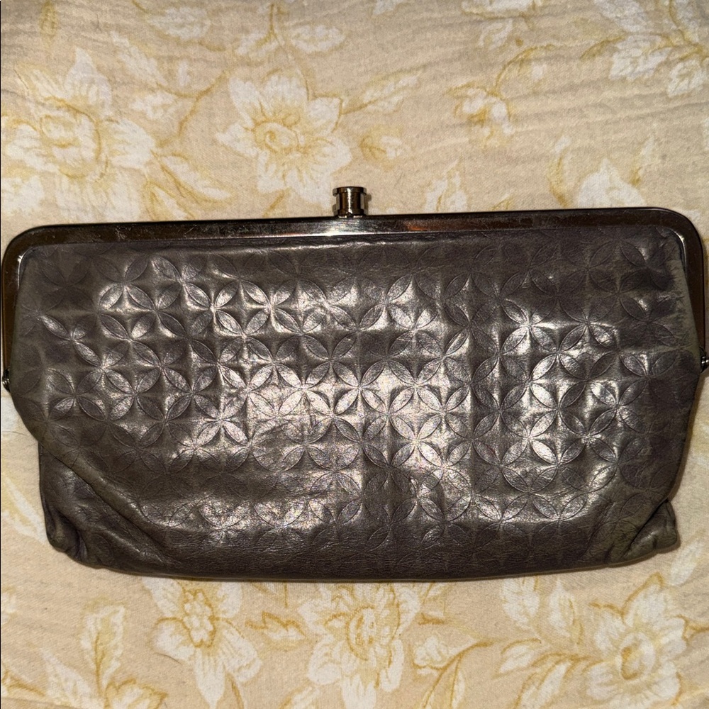 HOBO INTERNATIONAL LAUREN CLUTCH WALLET